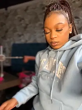 Snapshot of Melany_Williams chatting on October 21, 2025, 12:48 pm Melany Williams online show from October 21, 2025, 12:48 pm