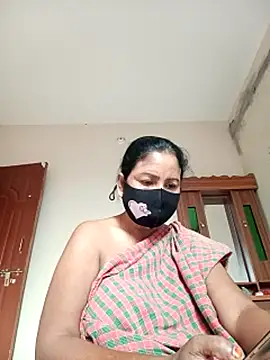 Snapshot of Neha-Roy chatting on October 27, 2025, 10:27 am Neha-Roy online show from October 27, 2025, 10:27 am