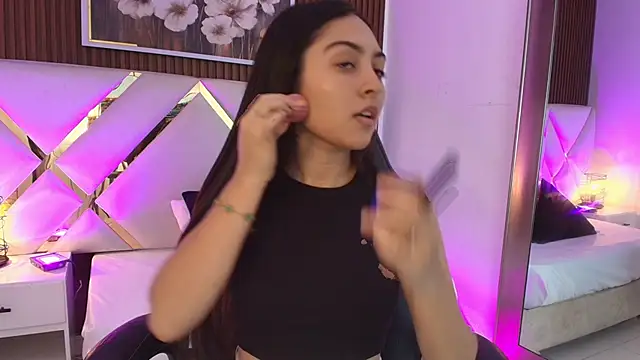 Emelie Ch1 online show from May 14, 2026, 5:26 am