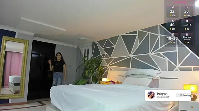 Snapshot of charolbruce_1 chatting on October 3, 2025, 11:56 am charolbruce 1 online show from October 3, 2025, 11:56 am