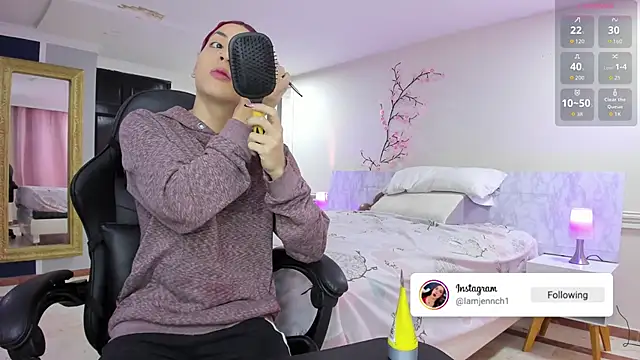 Snapshot of charolbruce_1 chatting on January 17, 2026, 11:47 am charolbruce 1 online show from January 17, 2026, 11:47 am