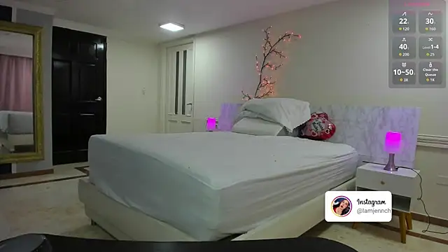 Snapshot of charolbruce_1 chatting on February 17, 2026, 11:40 am charolbruce 1 online show from February 17, 2026, 11:40 am