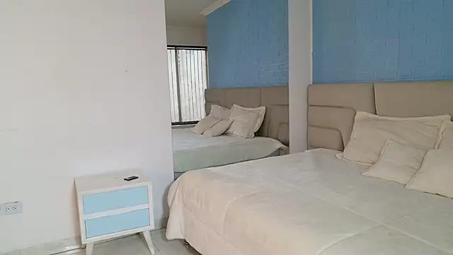 Snapshot of Zoe_Benson chatting on September 30, 2025, 1:50 pm Zoe Benson online show from September 30, 2025, 1:50 pm