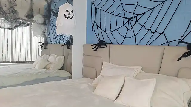 Snapshot of Zoe_Benson chatting on October 16, 2025, 1:30 pm Zoe Benson online show from October 16, 2025, 1:30 pm