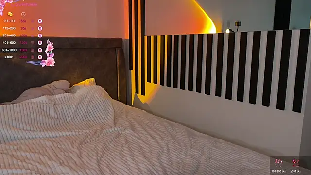 Snapshot of Li_Amelie_ chatting on October 26, 2025, 4:51 pm Li Amelie online show from October 26, 2025, 4:51 pm