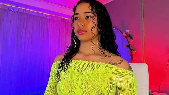 Snapshot of Ammy_nova chatting on February 6, 2026, 8:05 pm Ammy nova online show from February 6, 2026, 8:05 pm