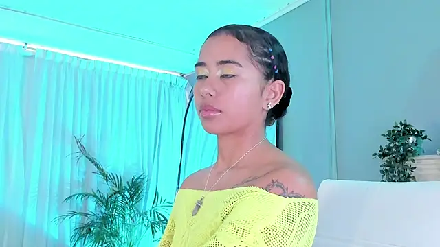 Snapshot of Ammy_nova chatting on October 3, 2025, 7:48 pm Ammy nova online show from October 3, 2025, 7:48 pm