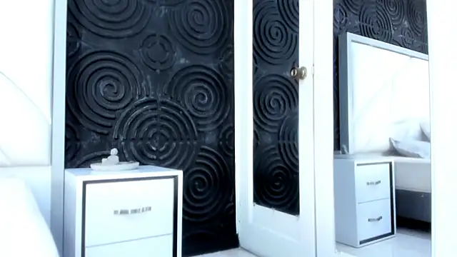 AbigailWilliams  online show from November 3, 2025, 11:25 am