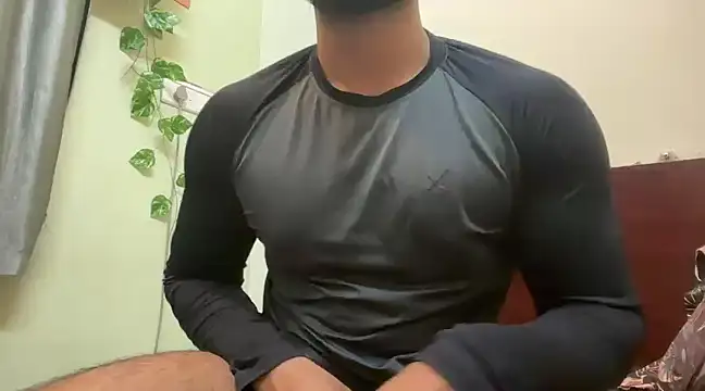 SumitPandey789 online show from February 19, 2025, 7:59 pm