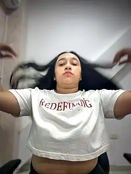 cata megan online show from November 25, 2025, 6:03 am