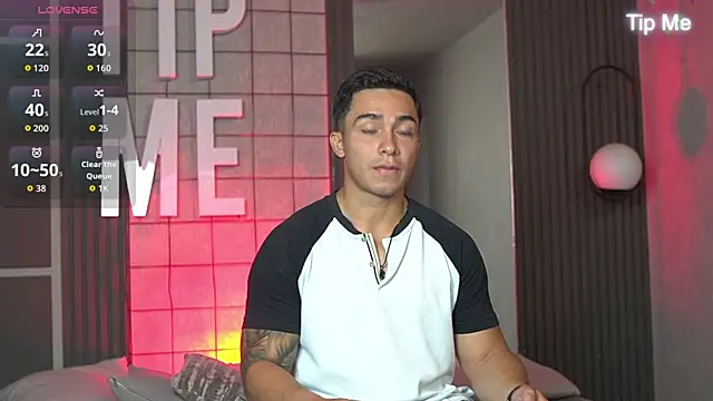 Snapshot of Ryan_Hunt chatting on September 20, 2025, 12:43 pm Ryan Hunt online show from September 20, 2025, 12:43 pm