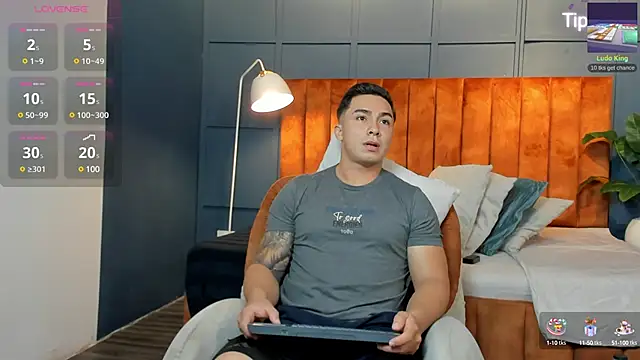 Ryan Hunt online show from January 28, 2025, 12:11 pm