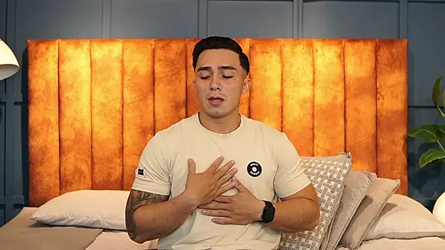 Snapshot of Ryan_Hunt chatting on October 12, 2025, 3:19 am Ryan Hunt online show from October 12, 2025, 3:19 am