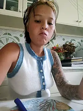 Snapshot of LorenRosse chatting on October 3, 2025, 4:14 am LorenRosse online show from October 3, 2025, 4:14 am