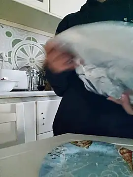 Snapshot of LorenRosse chatting on October 17, 2025, 4:27 am LorenRosse online show from October 17, 2025, 4:27 am