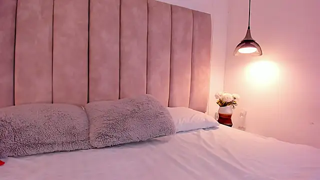 Julieta Jane online show from October 14, 2025, 3:40 am