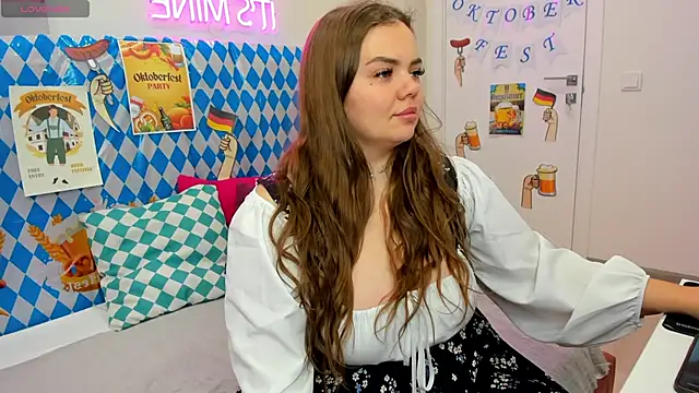 Snapshot of MonikaCharming chatting on October 3, 2025, 12:36 am MonikaCharming online show from October 3, 2025, 12:36 am