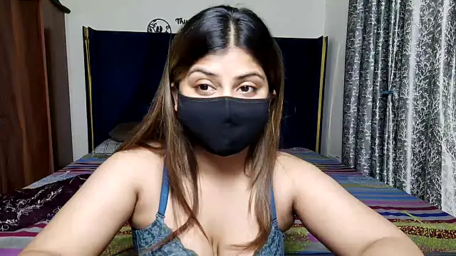 Snapshot of Hoty-Shivangi chatting on May 24, 2026, 8:20 pm Hoty-Shivangi online show from May 24, 2026, 8:20 pm