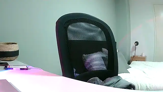 dutchesmee x online show from February 17, 2025, 6:28 pm