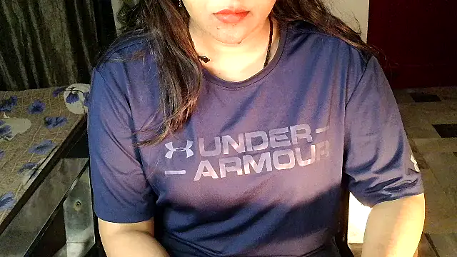 Snapshot of aarushi_sharmaa chatting on December 18, 2025, 2:38 am aarushi sharmaa online show from December 18, 2025, 2:38 am