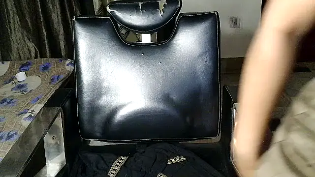 Snapshot of aarushi_sharmaa chatting on December 21, 2025, 1:52 am aarushi sharmaa online show from December 21, 2025, 1:52 am