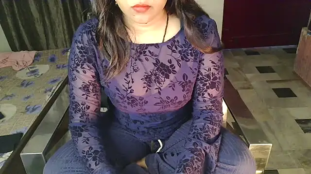 Snapshot of aarushi_sharmaa chatting on December 16, 2025, 5:22 am aarushi sharmaa online show from December 16, 2025, 5:22 am