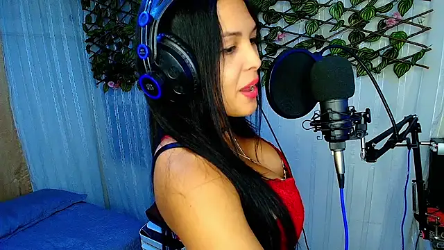 MOMMYJEVAA online show from March 12, 2025, 1:36 am