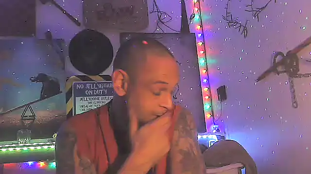 Snapshot of Buffshagswell chatting on October 13, 2025, 3:13 pm Buffshagswell online show from October 13, 2025, 3:13 pm