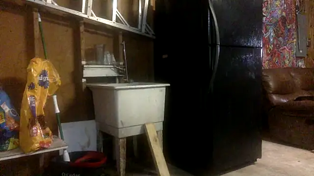 Snapshot of Buffshagswell chatting on September 17, 2025, 6:21 pm Buffshagswell online show from September 17, 2025, 6:21 pm