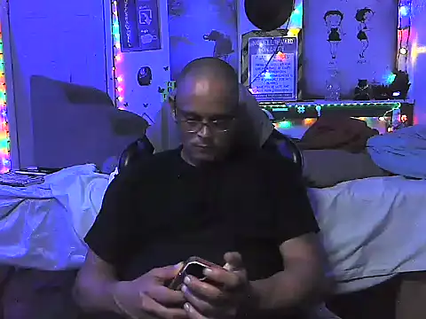 Snapshot of Buffshagswell chatting on April 2, 2026, 11:11 pm Buffshagswell online show from April 2, 2026, 11:11 pm