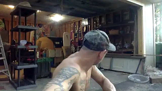 Snapshot of Buffshagswell chatting on October 15, 2025, 10:18 pm Buffshagswell online show from October 15, 2025, 10:18 pm