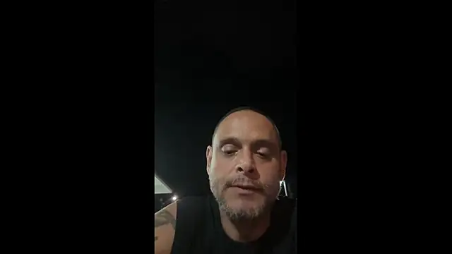 Snapshot of Buffshagswell chatting on April 21, 2026, 8:32 am Buffshagswell online show from April 21, 2026, 8:32 am