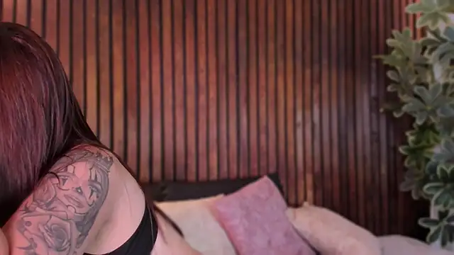 Jennmiiller  online show from February 17, 2026, 12:13 pm