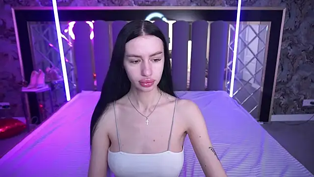 Snow WhiteeeX online show from April 5, 2026, 5:36 am