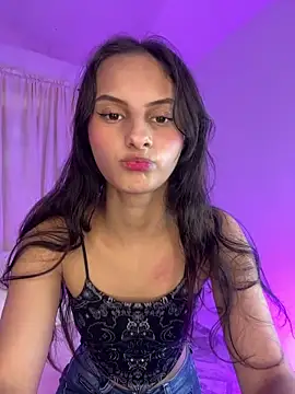 Snapshot of ninaht chatting on February 4, 2026, 9:21 pm ninaht online show from February 4, 2026, 9:21 pm