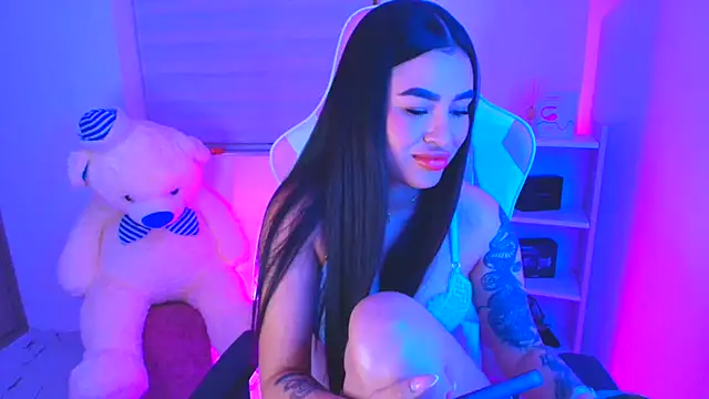 Snapshot of Liujunne2 chatting on January 25, 2025, 12:17 am Liujunne2 online show from January 25, 2025, 12:17 am