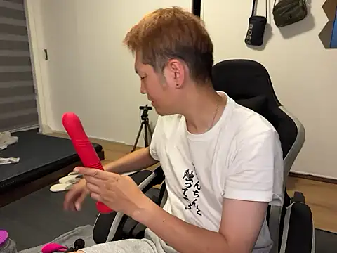 Snapshot of kensnb chatting on October 4, 2025, 8:43 pm kensnb online show from October 4, 2025, 8:43 pm