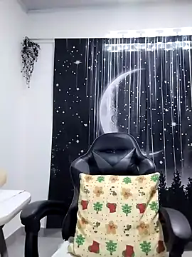 Snapshot of Hikaryfire chatting on October 18, 2025, 9:39 pm Hikaryfire online show from October 18, 2025, 9:39 pm