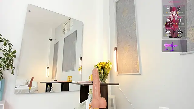 lannarusso  online show from December 17, 2025, 9:14 am