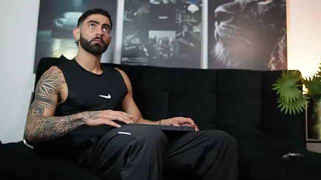 Snapshot of Austin_bolt chatting on October 8, 2025, 2:35 am Austin bolt online show from October 8, 2025, 2:35 am