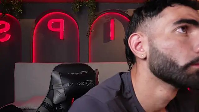 Snapshot of Austin_bolt chatting on October 28, 2025, 3:29 am Austin bolt online show from October 28, 2025, 3:29 am