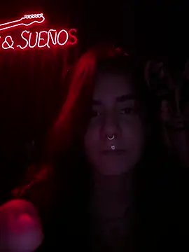 Snapshot of Alice_woodville chatting on February 14, 2026, 3:18 am Alice woodville online show from February 14, 2026, 3:18 am