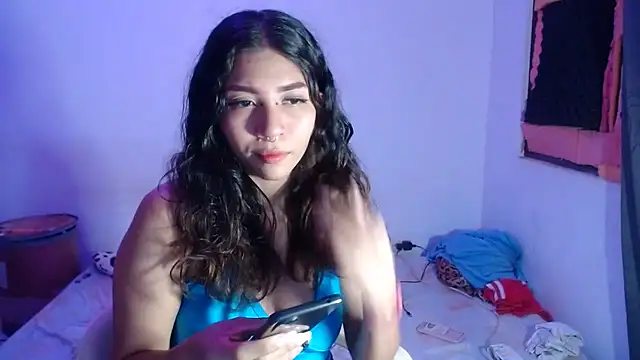 Snapshot of Carlacutte chatting on February 12, 2025, 12:58 am Carlacutte online show from February 12, 2025, 12:58 am