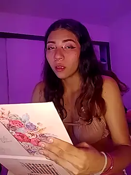 Snapshot of Carlacutte chatting on February 4, 2025, 2:39 am Carlacutte online show from February 4, 2025, 2:39 am