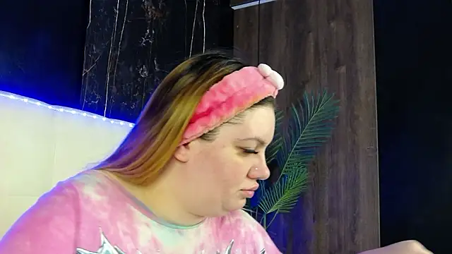 MelanieBrownn online show from February 14, 2026, 6:02 am