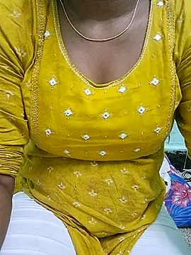 selvitamil03069 online show from September 22, 2025, 2:06 am