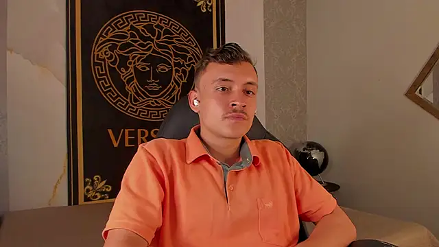 Desmon Clark online show from September 25, 2025, 11:33 pm