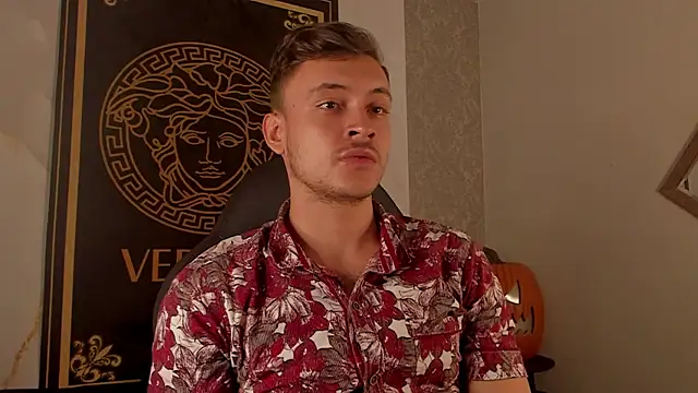 Desmon Clark online show from October 10, 2025, 10:43 pm