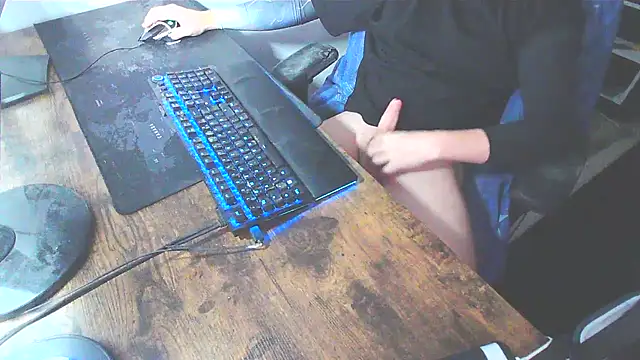 WouldLovetoFuckYou666 online show from December 4, 2025, 12:04 pm