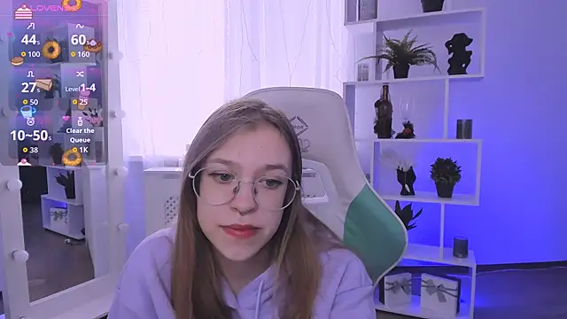 LayriantaVee online show from March 26, 2026, 7:06 am